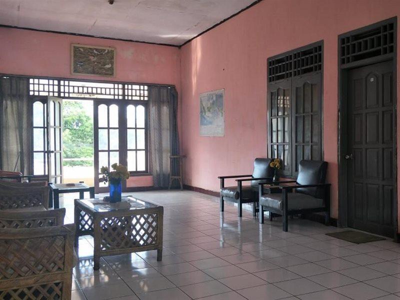 Spot On 2969 Hotel Citra Ayu Labuhan Экстерьер фото