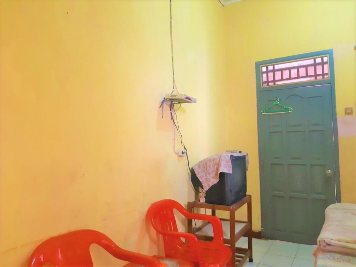Spot On 2969 Hotel Citra Ayu Labuhan Экстерьер фото